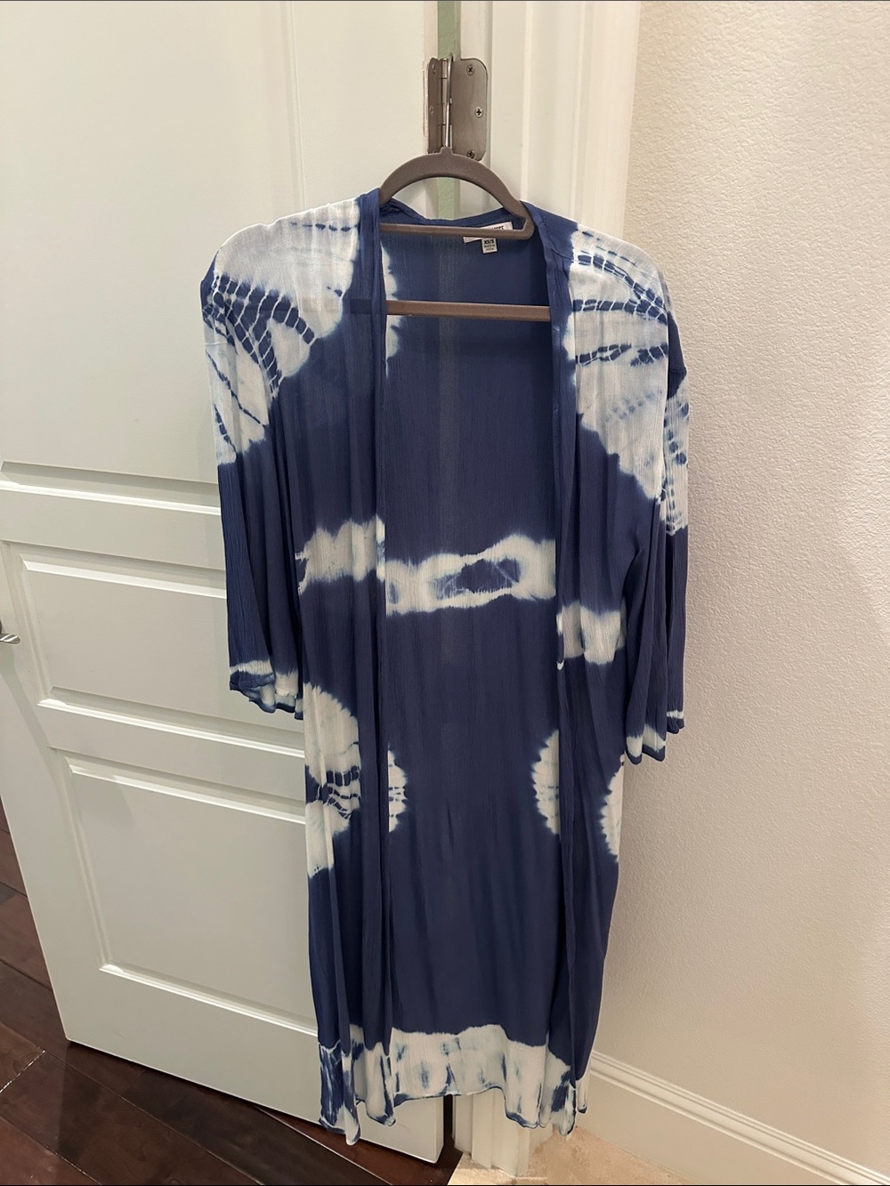 Amuse Society Blue and White Tie-Dye Kimono Cardigan